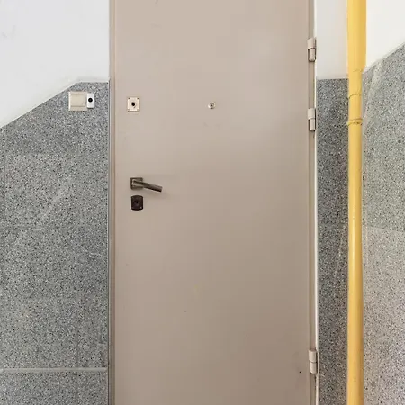 Cosy Family By Vaya Warschau